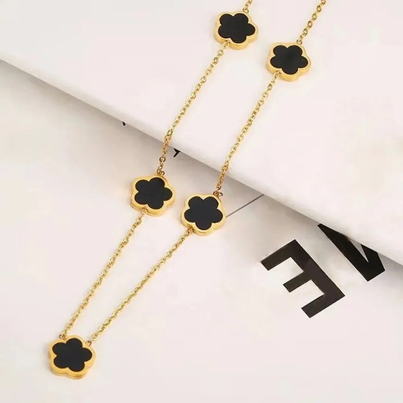 Chelsea Rose Collections Jewelry - Star Flower Necklace - Gold with Black Resin Inlay
